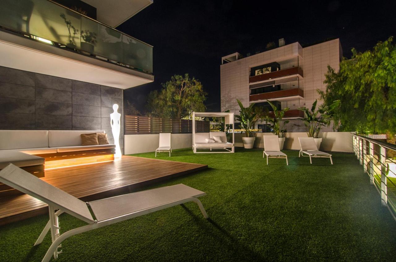 Sitges Spaces Garden Paradise 3 Bedroom, 3 Bathroom, Huge Private Garden-Terrace, Pool- Sleeps Up To 8 Luaran gambar