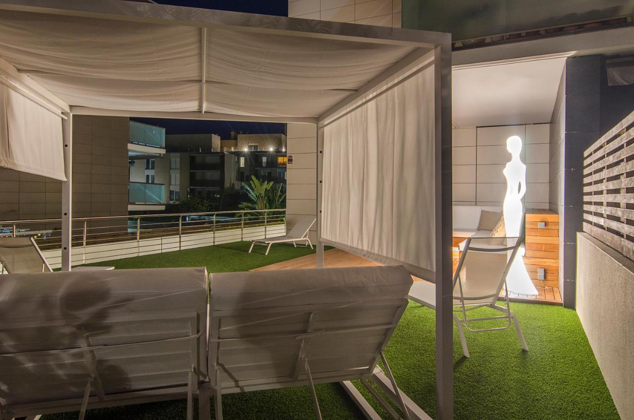 Sitges Spaces Garden Paradise 3 Bedroom, 3 Bathroom, Huge Private Garden-Terrace, Pool- Sleeps Up To 8 Luaran gambar