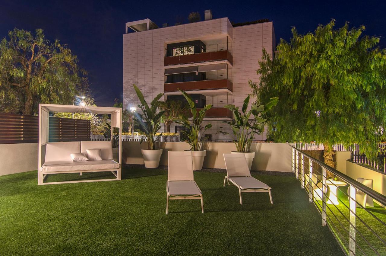 Sitges Spaces Garden Paradise 3 Bedroom, 3 Bathroom, Huge Private Garden-Terrace, Pool- Sleeps Up To 8 Luaran gambar