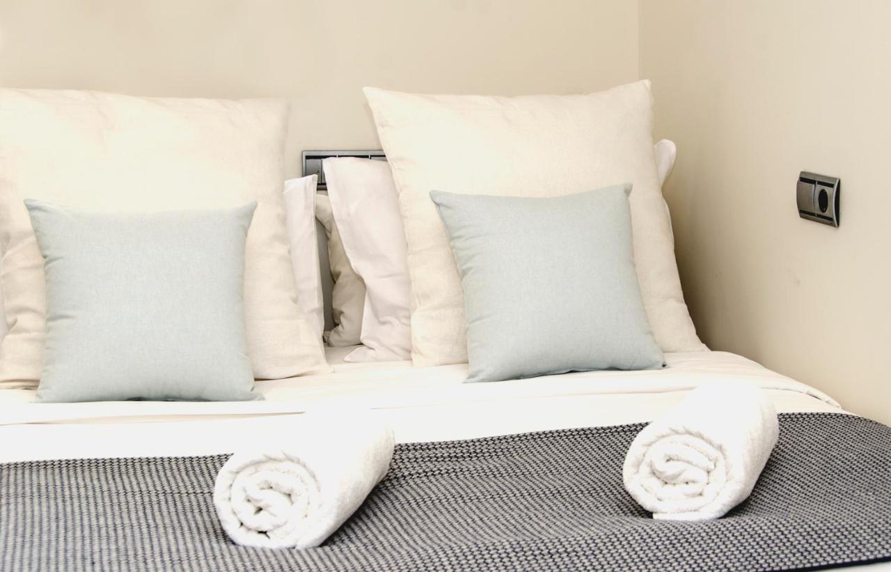 Sitges Spaces Garden Paradise 3 Bedroom, 3 Bathroom, Huge Private Garden-Terrace, Pool- Sleeps Up To 8 Luaran gambar