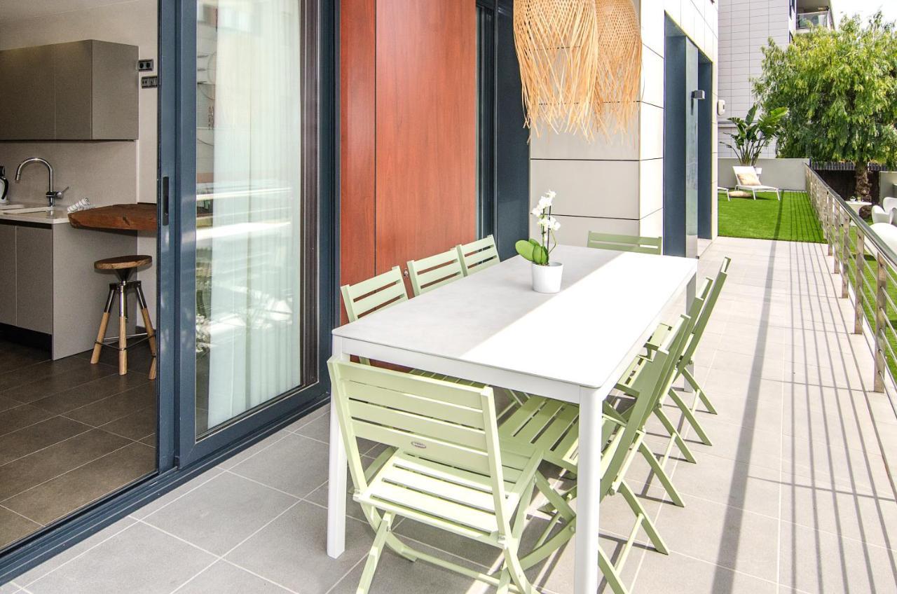 Sitges Spaces Garden Paradise 3 Bedroom, 3 Bathroom, Huge Private Garden-Terrace, Pool- Sleeps Up To 8 Luaran gambar